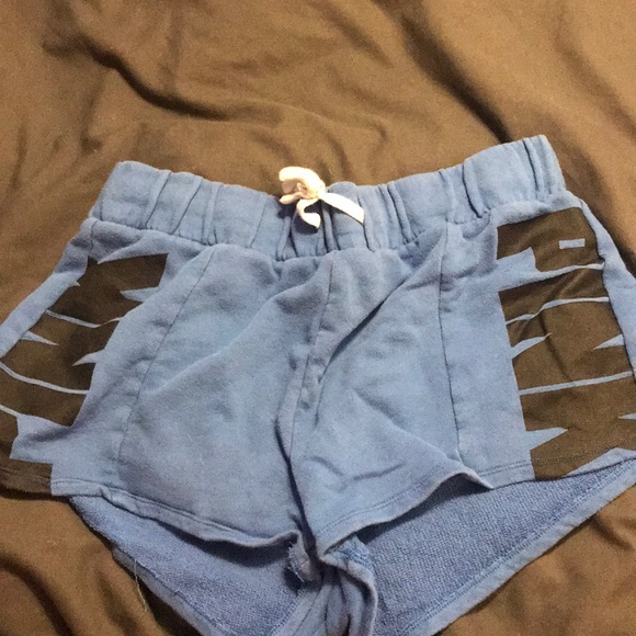Blue VS pink shorts size medium - Picture 1 of 3